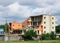 demolições em áreas públicas na zona Norte de Manaus